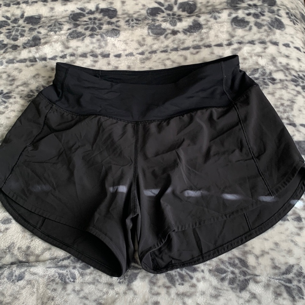 Lulu Lemon Speed ups size 4 mid rise 4”